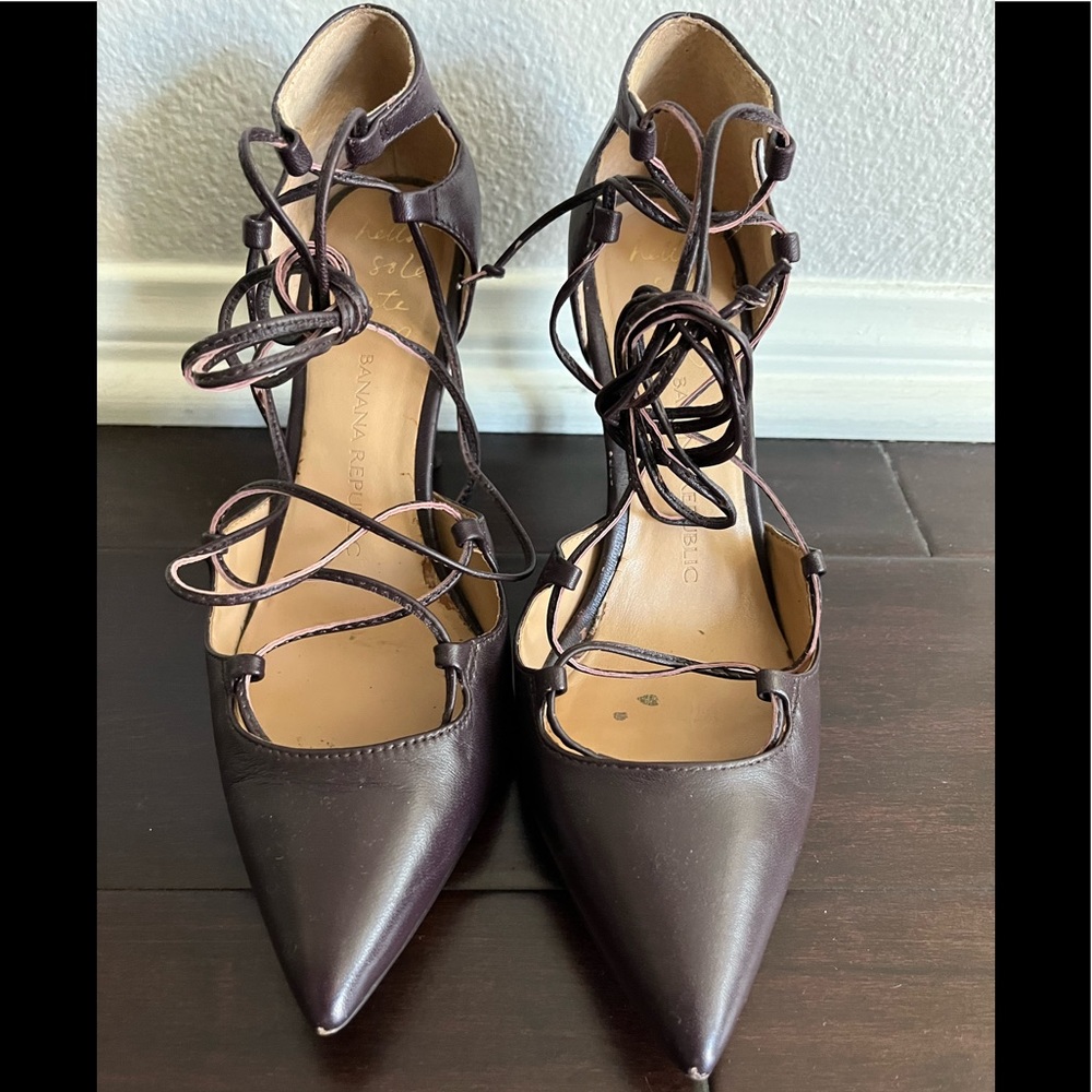 Banana Republic Lace-up Pump, Size 6.5